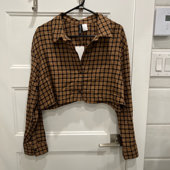 H&M Tops - cropped plaid shirt